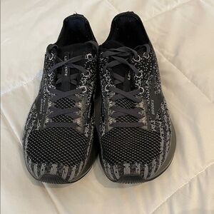 Brooks Levitate sneakers in black and gray size 8